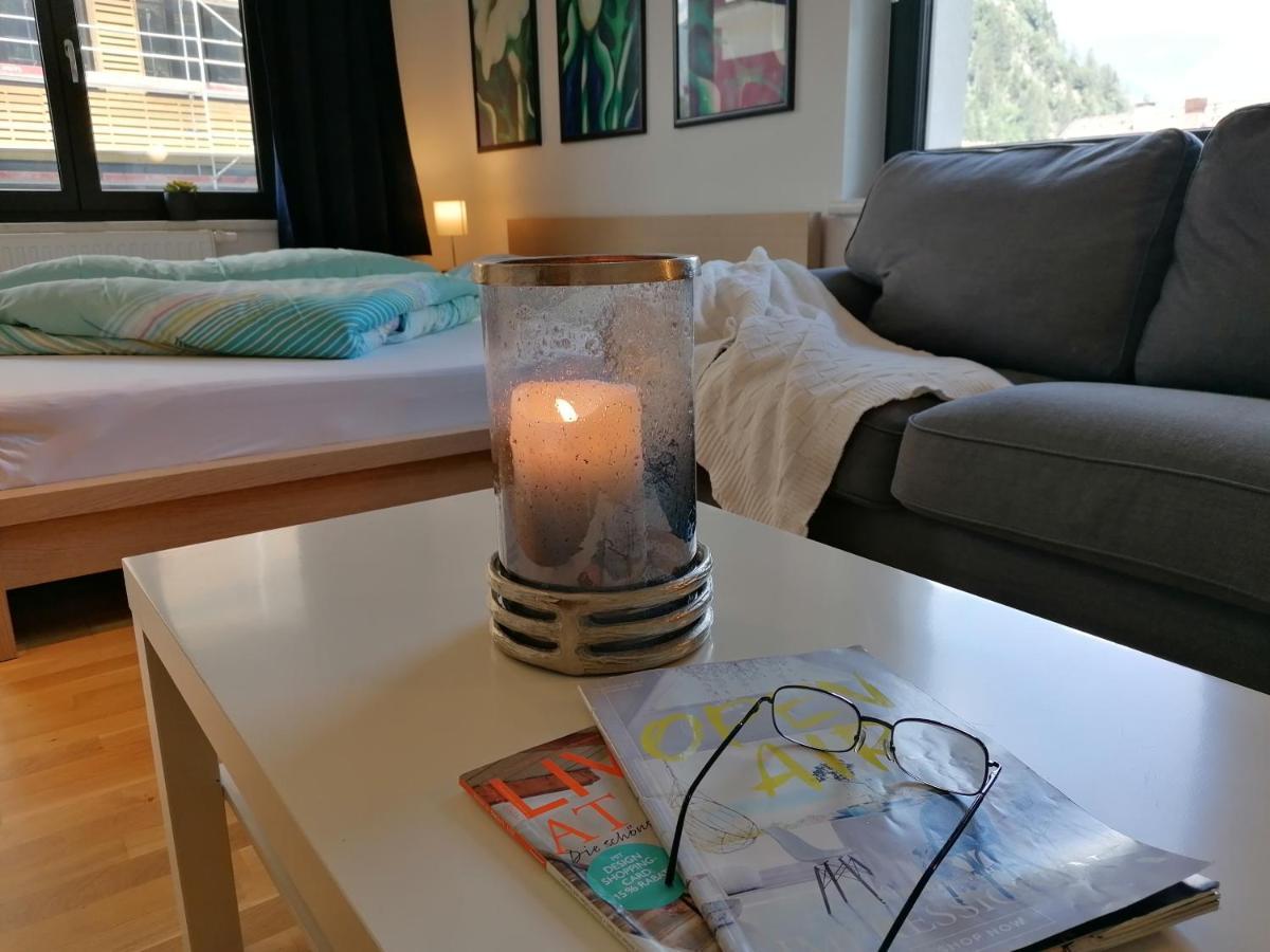 Mo's Apartment